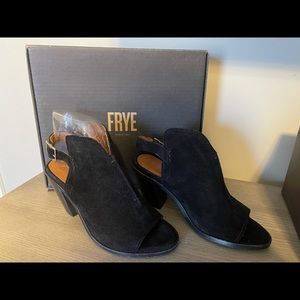 BNIB Frye Courtney Sling Bootie